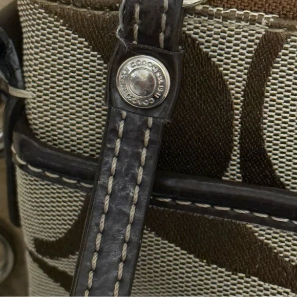 Vintage Y2K Coach signature Reversible scarf and Coach signature messenger bag - Picture 3 of 4